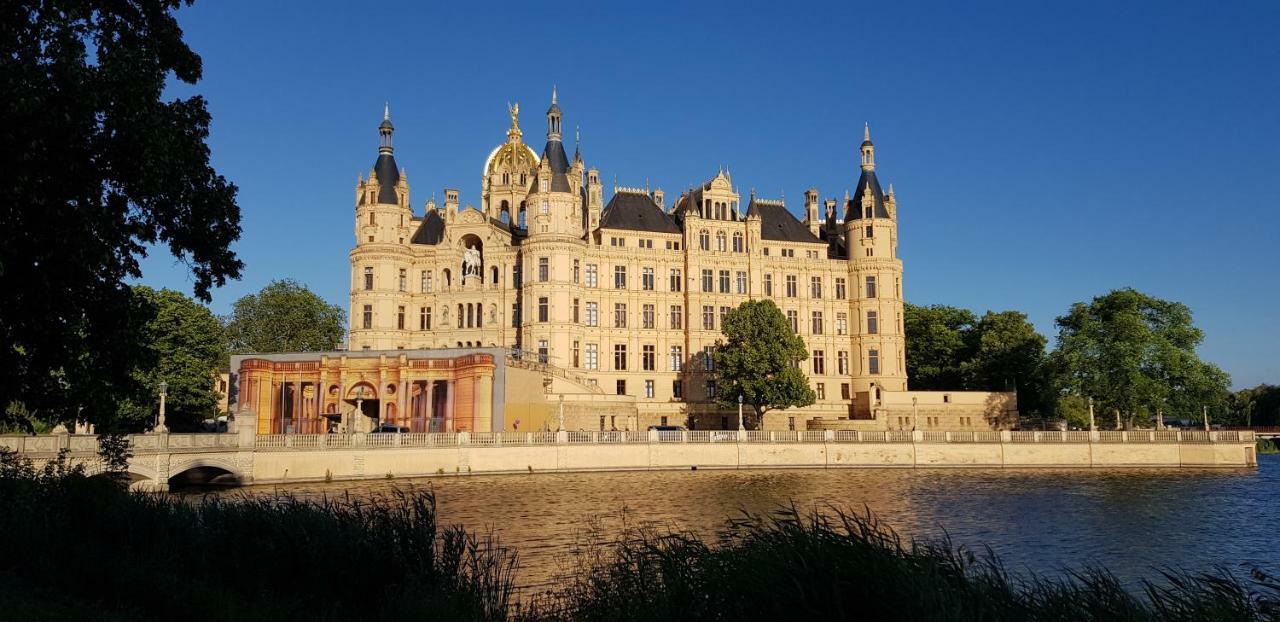 Ferienwohnung Am Schweriner See Raben Steinfeld Exterior photo